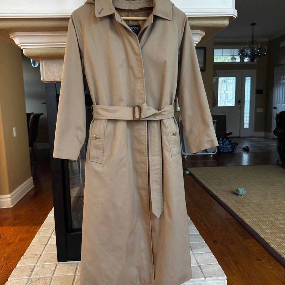 Burberry 90s tan trench coat belted hooded single breast rain classic preppy 10